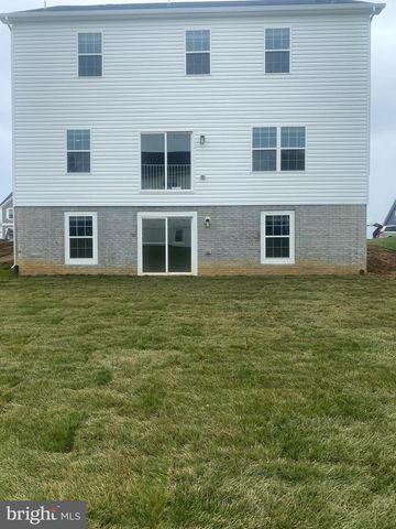 519 BUCKEYE DR, Shenandoah Junction, WV 25442