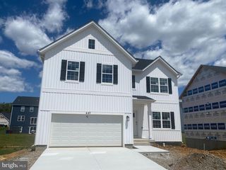 519 BUCKEYE DR, Shenandoah Junction, WV 25442