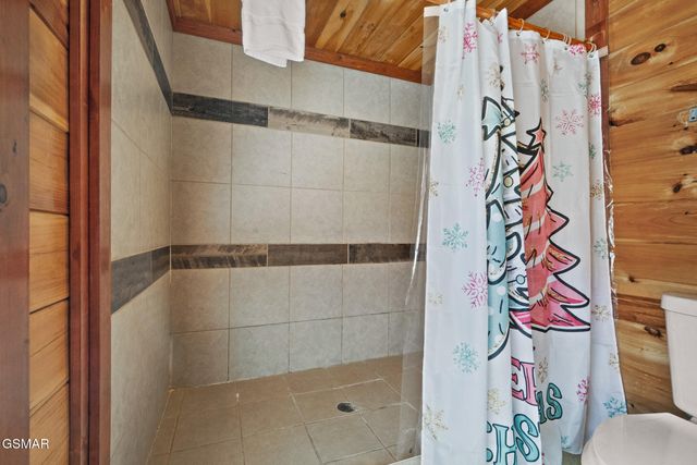 1242 Bird Nest Way, Sevierville, TN 37862