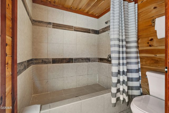 1242 Bird Nest Way, Sevierville, TN 37862