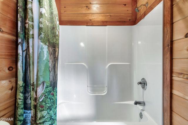 1242 Bird Nest Way, Sevierville, TN 37862