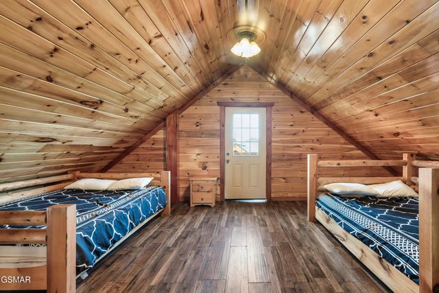 1242 Bird Nest Way, Sevierville, TN 37862