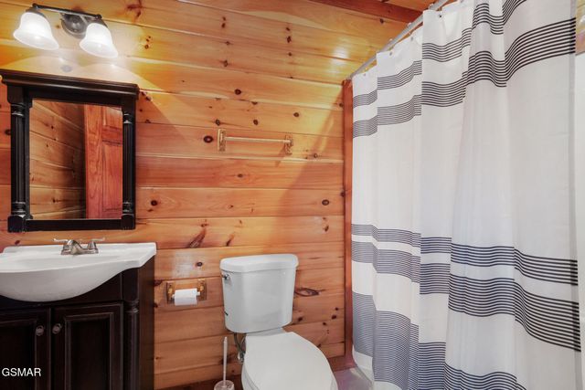 1242 Bird Nest Way, Sevierville, TN 37862