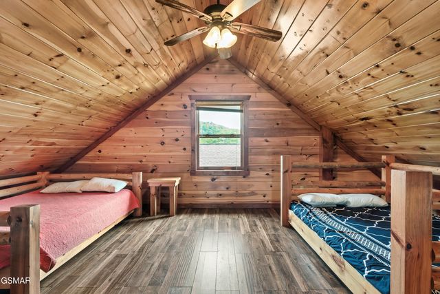 1242 Bird Nest Way, Sevierville, TN 37862