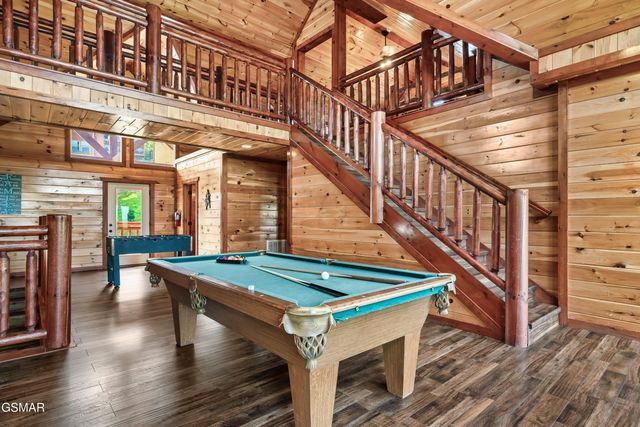 1242 Bird Nest Way, Sevierville, TN 37862