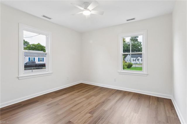 23 Laurel DR, Hampton, VA 23669