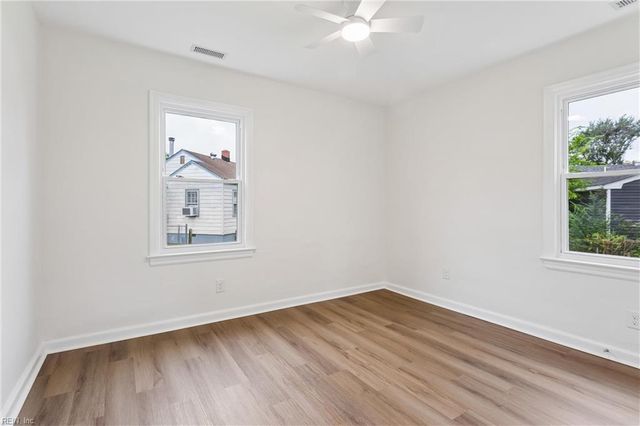 23 Laurel DR, Hampton, VA 23669