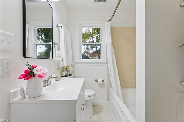 23 Laurel DR, Hampton, VA 23669