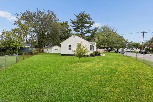23 Laurel DR, Hampton, VA 23669