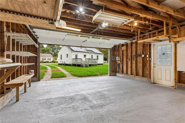 23 Laurel DR, Hampton, VA 23669