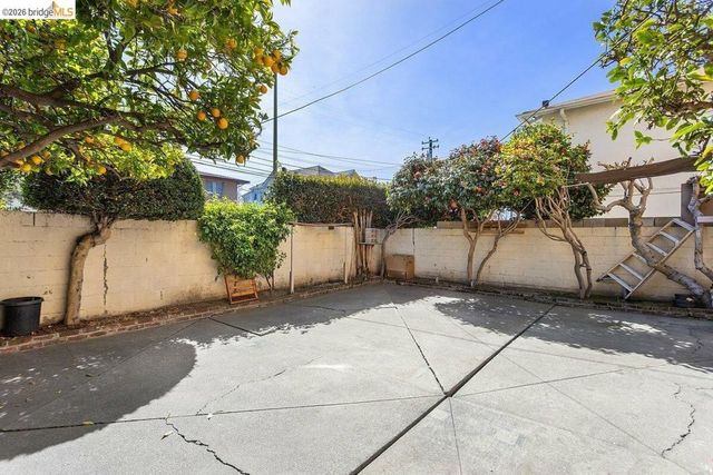 635 E 15Th St, Oakland, CA 94606