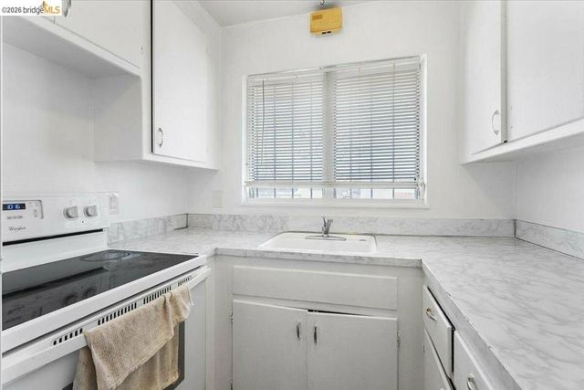 635 E 15Th St, Oakland, CA 94606