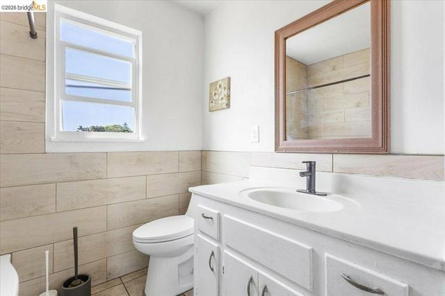 635 E 15Th St, Oakland, CA 94606