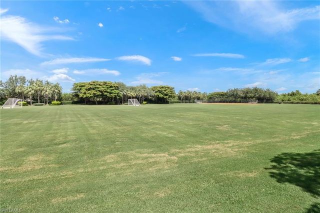 21800 Belvedere LN, Estero, FL 33928