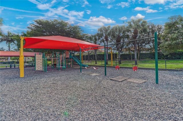 21800 Belvedere LN, Estero, FL 33928