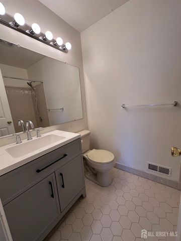 67 Goodwin Drive, North Brunswick, NJ 08902