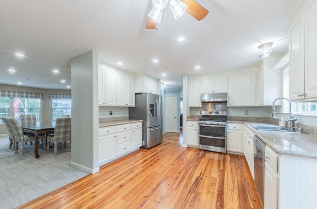 17705 Pond Derosa Lane, Salinas, CA 93907