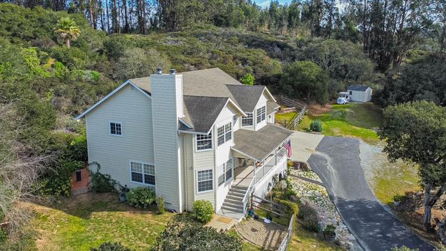 17705 Pond Derosa Lane, Salinas, CA 93907