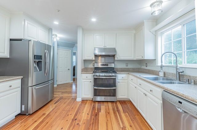 17705 Pond Derosa Lane, Salinas, CA 93907