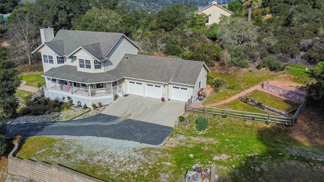 17705 Pond Derosa Lane, Salinas, CA 93907