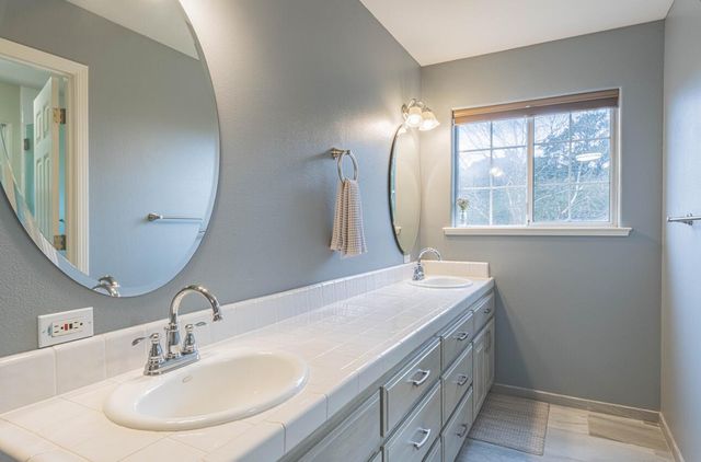 17705 Pond Derosa Lane, Salinas, CA 93907