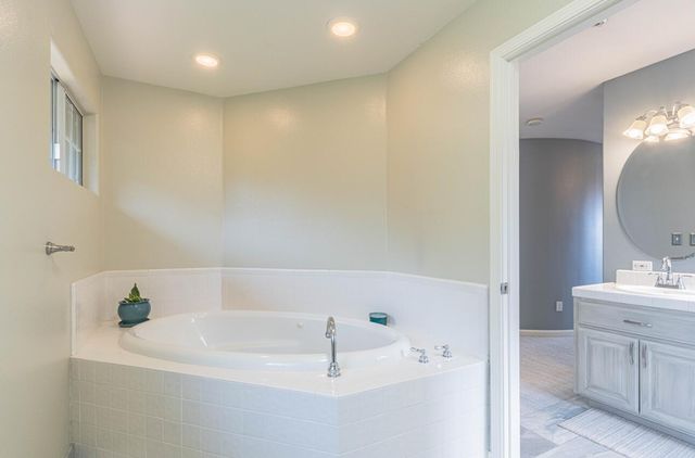 17705 Pond Derosa Lane, Salinas, CA 93907