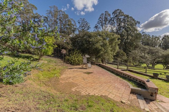 17705 Pond Derosa Lane, Salinas, CA 93907