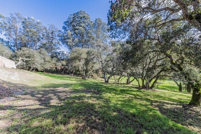 17705 Pond Derosa Lane, Salinas, CA 93907