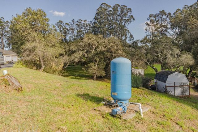 17705 Pond Derosa Lane, Salinas, CA 93907