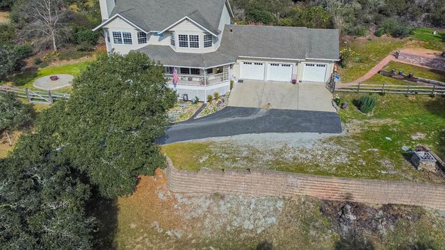 17705 Pond Derosa Lane, Salinas, CA 93907