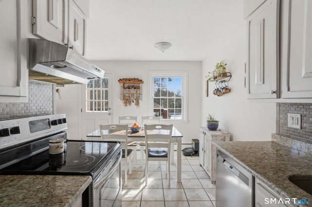 1471 Willard Avenue C, Newington, CT 06111