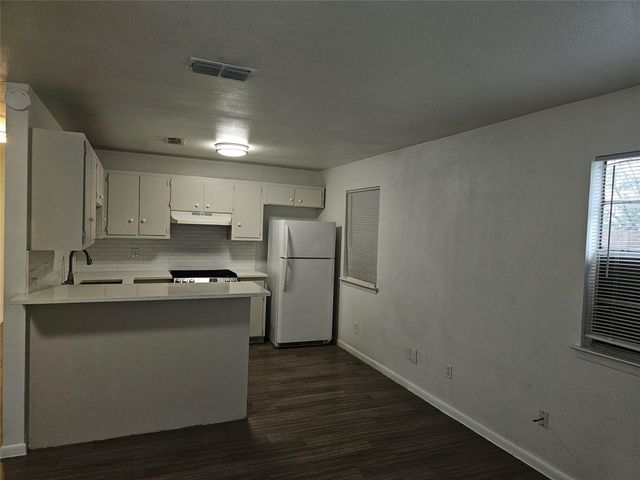 7300 Bennett Ave B, Austin, TX 78752