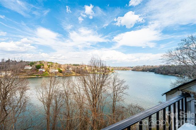 1050 21st Avenue NW 60, Hickory, NC 28601