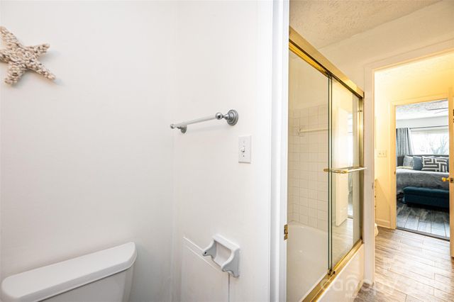 1050 21st Avenue NW 60, Hickory, NC 28601