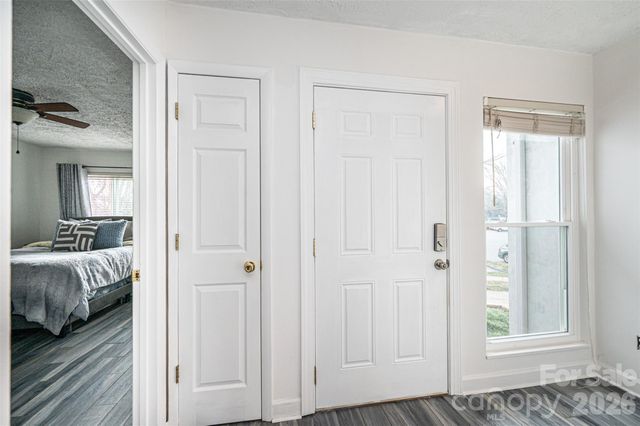 1050 21st Avenue NW 60, Hickory, NC 28601