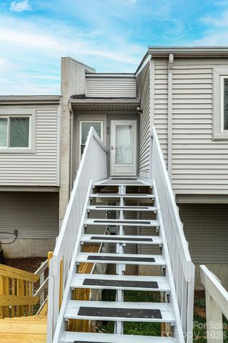 1050 21st Avenue NW 60, Hickory, NC 28601