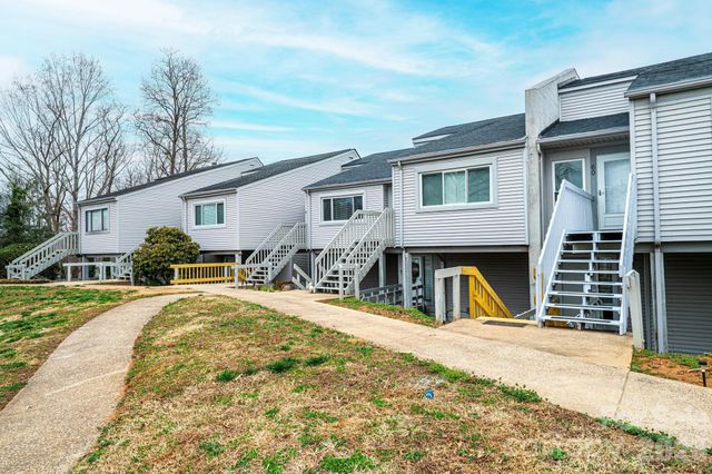 1050 21st Avenue NW 60, Hickory, NC 28601