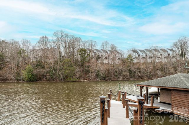 1050 21st Avenue NW 60, Hickory, NC 28601