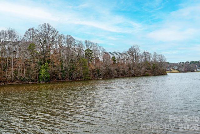 1050 21st Avenue NW 60, Hickory, NC 28601