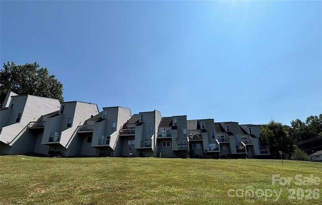 1050 21st Avenue NW 60, Hickory, NC 28601