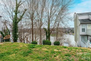 1050 21st Avenue NW 60, Hickory, NC 28601