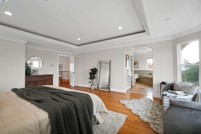 5158 Proctor Rd, Castro Valley, CA 94546