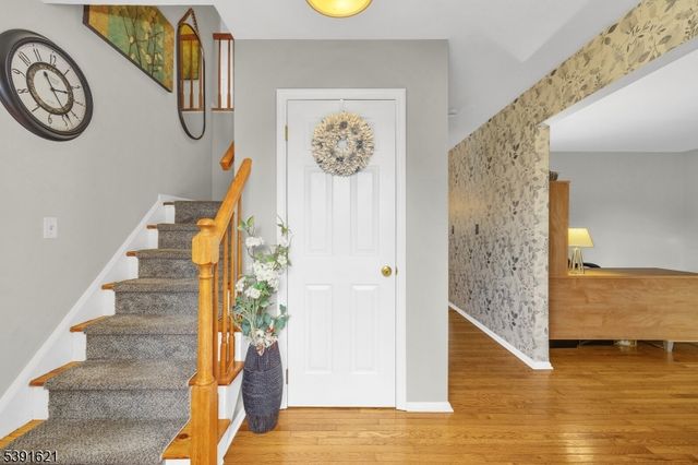 5 Waterbrook Drive, Franklin Twp., NJ 07882