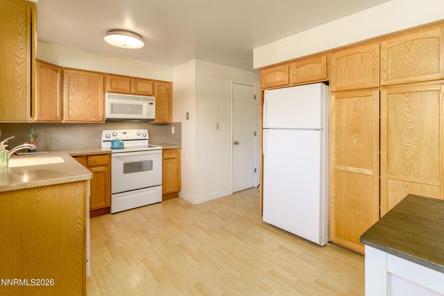 125 Lake Glen Drive, Carson City, NV 89703