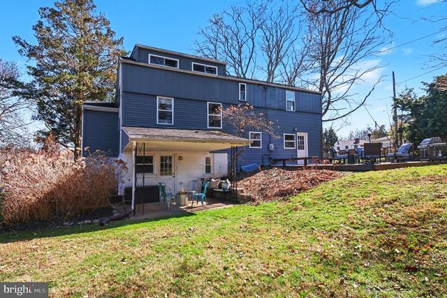 4017 CRESCENT AVE, Lafayette Hill, PA 19444