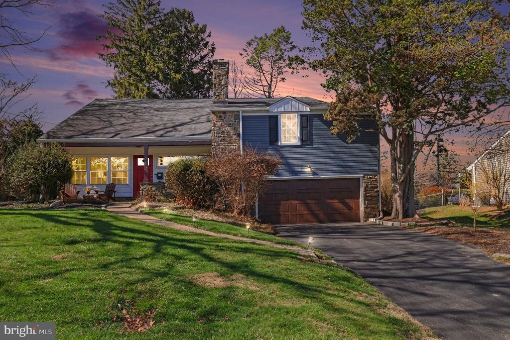 4017 CRESCENT AVE, Lafayette Hill, PA 19444