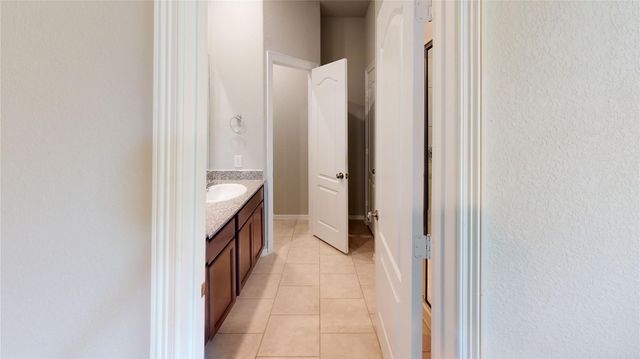 707 Thicket Bluff Drive, Houston, TX 77336