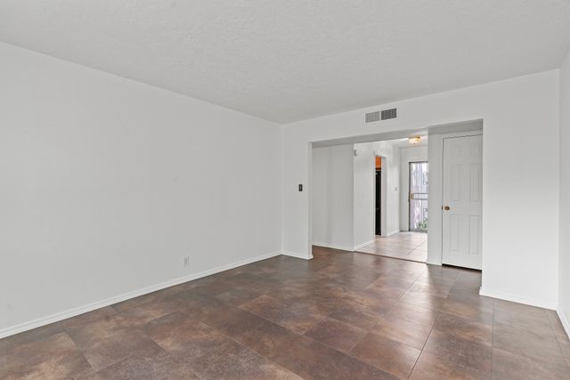 6345 Avenida La Costa NE, Albuquerque, NM 87109