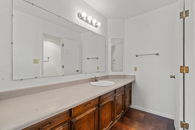 6345 Avenida La Costa NE, Albuquerque, NM 87109