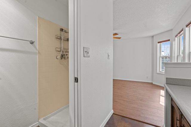 6345 Avenida La Costa NE, Albuquerque, NM 87109